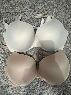 Victoria's Secret 2-Pack Smooth T-Shirt Bras in Cream and Nude